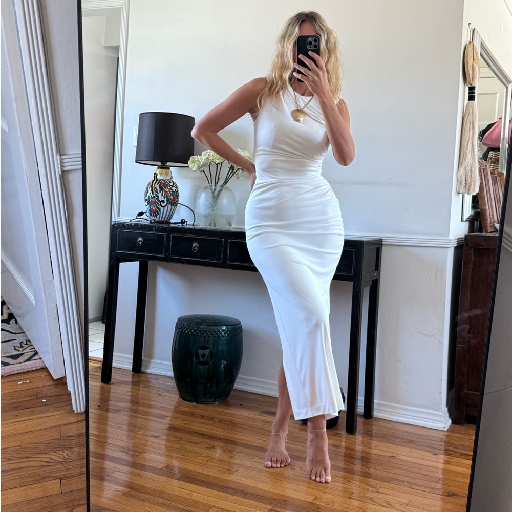 Gorgeous figure hugging Zara dress